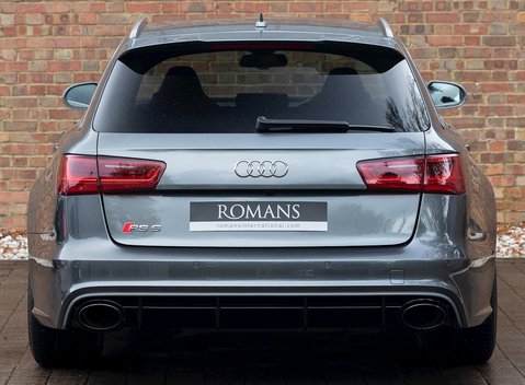 Audi RS6 Avant Performance 5