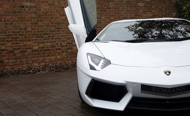 Lamborghini Aventador LP 700-4 6