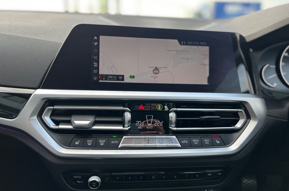 BMW 3 Series 318D SPORT 31