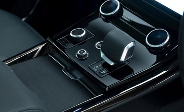 Land Rover Range Rover Sport P440e Dynamic SE 19