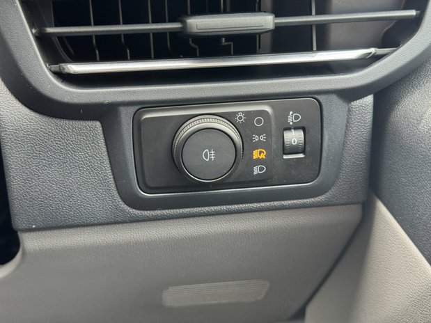 Ford Transit Custom Crew Cab AUTO SWB L1H1 Limited 320 Air Con Alloys Camera Sensors EURO 6 26