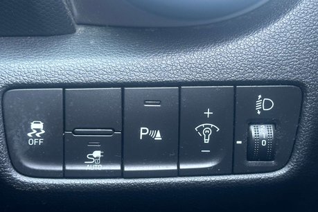 Hyundai KONA 39kWh Premium SUV 5dr Electric Auto (10.5kW Charger) (136 ps) 29