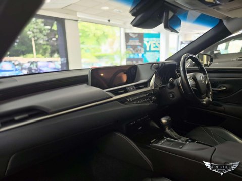 Lexus Es 2.5 300h Takumi E-CVT Euro 6 (s/s) 4dr 54