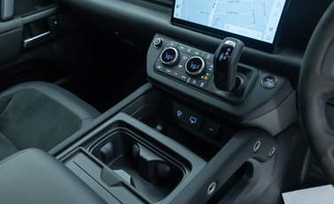 Land Rover Defender 110 V8 CARPATHIAN EDITION URBAN 21