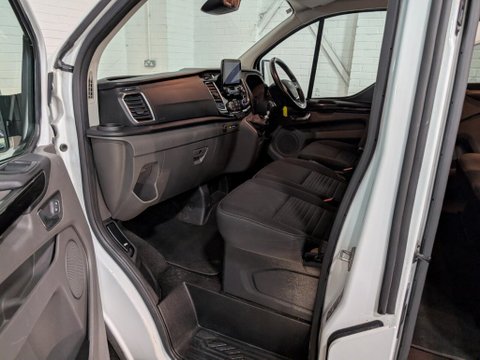 Ford Transit Custom 300 LIMITED DCIV ECOBLUE 16