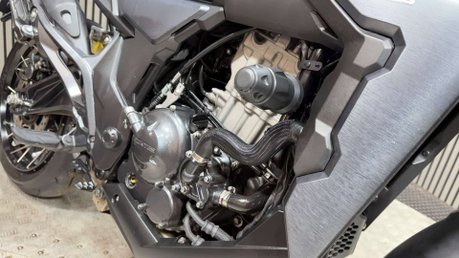 Zontes ZT 350 2023 12K NAKED SCRAMBLER STYLE MOT 9/27 A2 READY 17
