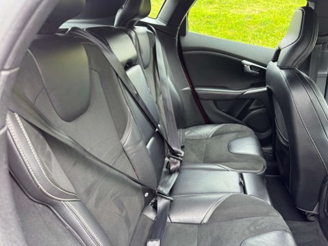 Volvo V40 1.6 V40 R-DESIGN D2 9