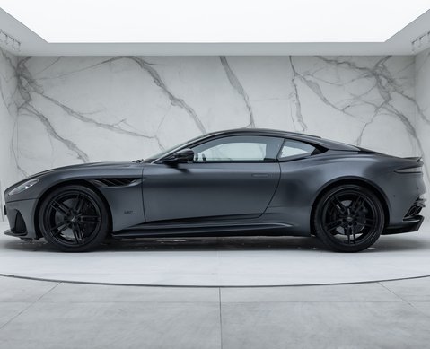 Aston Martin DBS Superleggera