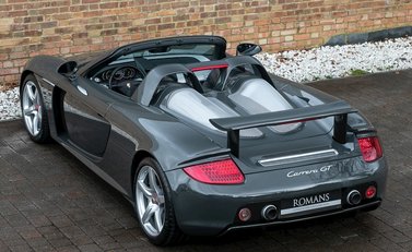 Porsche Carrera GT 11