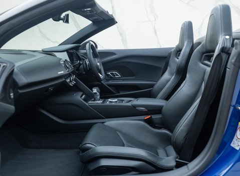 Audi R8 V10 PERFORMANCE CARBON BLACK SPYDER 20