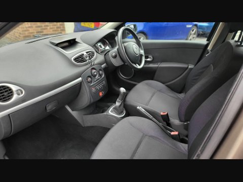 Renault Clio DYNAMIQUE 16V 2