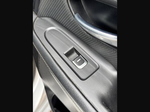 Kia Carens 1.7 CRDi EcoDynamics 3 Euro 5 (s/s) 5dr 31