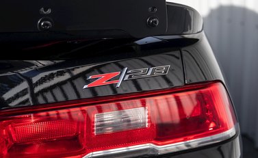 Chevrolet Camaro Z/28 30