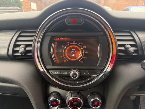 Mini Hatch 1.5 Cooper Euro 6 (s/s) 3dr 20