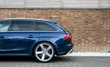 Audi RS4 Avant 24