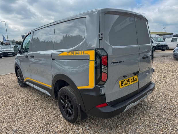 Ford Transit Custom SWB L1H1 [SOLD CM] Low Roof Trail 320 Air Con Alloys Sensors EURO 6 10