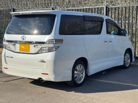 Toyota Vellfire GOLDEN EYES II V6 7
