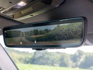 Land Rover Defender D300 HSE HardTop 15