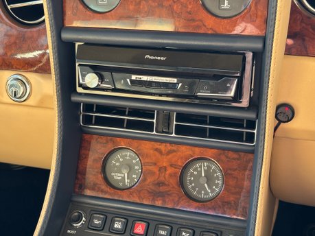 Bentley Azure 6.8 Convertible 2dr Petrol Automatic (422 g/km, 385 bhp) 28