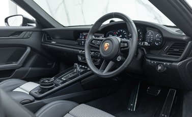 Porsche 911 Targa (992) 50 Years Porsche Design Edition 16