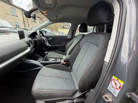 Audi Q2 TFSI SE 17