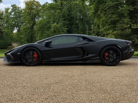 Lamborghini Revuelto V12 8