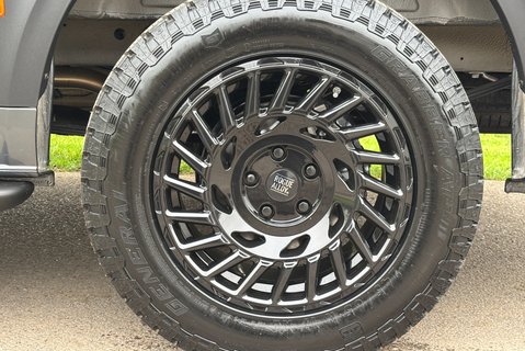 MAN TGE 3.180 4Motion Standard Hr DCIV - DSG Auto - 5 Seats 37