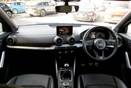 Audi Q2 TFSI S LINE