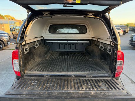 Nissan Navara 2.3 Navara Tekna dCi Auto 4WD 5dr 17