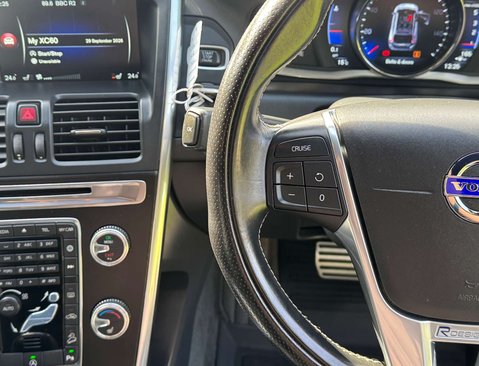 Volvo XC60 2.4 XC60 R-Design Luxury Nav D4 AWD Auto 4WD 5dr 24