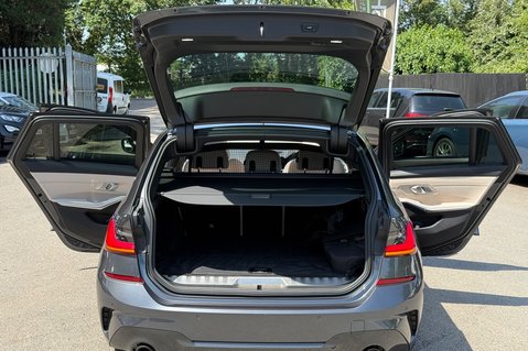 BMW 3 Series 330E M SPORT -PAN ROOF -M PRO PACK -OYSTER LEATHER -ONE OWNER -FBMWSH 23