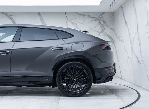 Lamborghini Urus SE 35