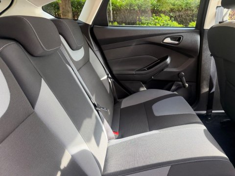 Ford Focus 1.6 Zetec Euro 5 5dr 18