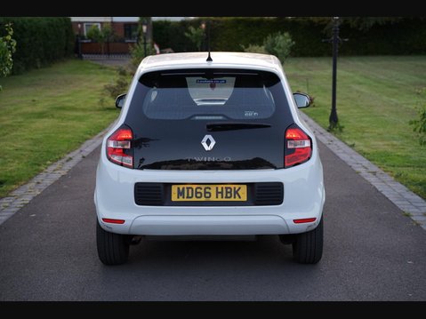 Renault Twingo 1.0 SCe Play Euro 6 5dr 12