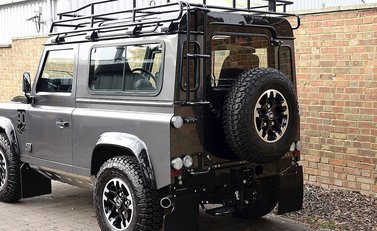 Land Rover 90 Adventure 9