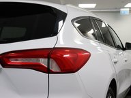 Ford Focus TITANIUM X 23