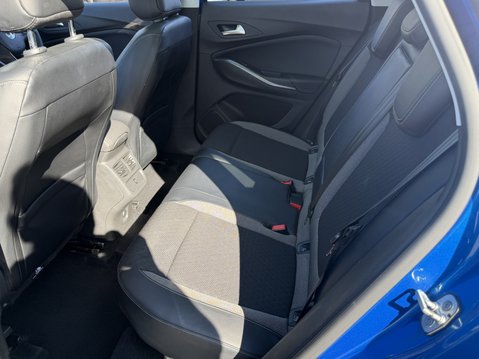 Vauxhall Grandland X 1.2 Turbo SRi Nav 34