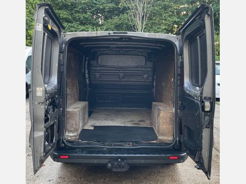 Renault Trafic 1.6 dCi 27 Sport SWB Standard Roof Euro 5 5dr 14