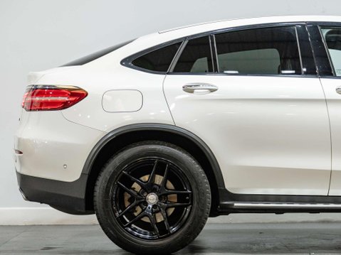 Mercedes-Benz GLC 2.1 GLC220d AMG Line (Premium Plus) Coupe 5dr Diesel G-Tronic 4MATIC Euro 6 21