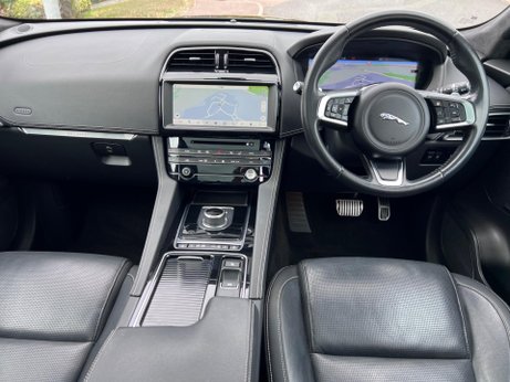 Jaguar F-Pace 2.0 D180 Chequered Flag Auto AWD Euro 6 (s/s) 5dr 15