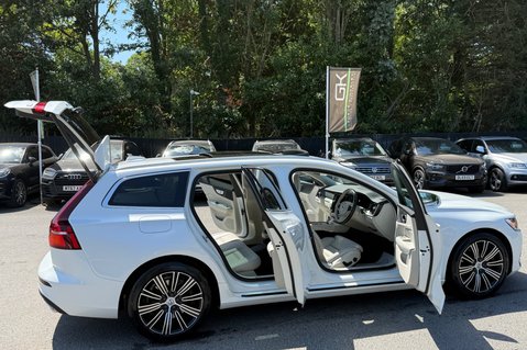 Volvo V60 RECHARGE T6 INSCRIPTION AWD - FULL MAIN DEALER SERVICE - HUGE SPEC 16