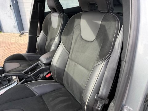 Volvo V40 1.6 T3 R-Design Nav Euro 5 (s/s) 5dr 42
