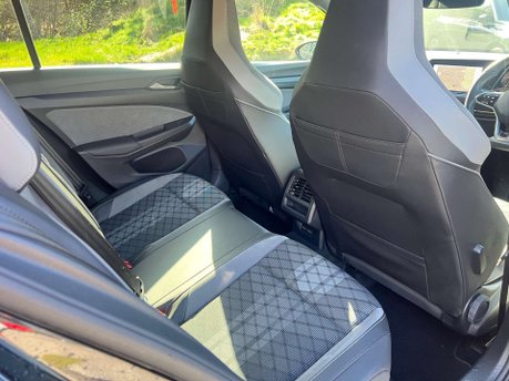 Volkswagen Golf 2.0 Golf R-Line TDI Semi-Auto 5dr 49