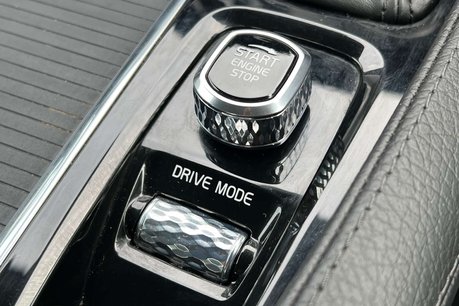 Volvo S90 2.0 D4 Momentum Plus Saloon 4dr Diesel Auto Euro 6 (s/s) (190 ps) 49