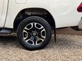 Toyota Hilux 2.8 HI-Luxury Invincible D-4D 4WD Double Cab Auto 4WD 5dr 17