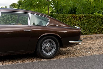 Aston Martin DB6 MKII 12