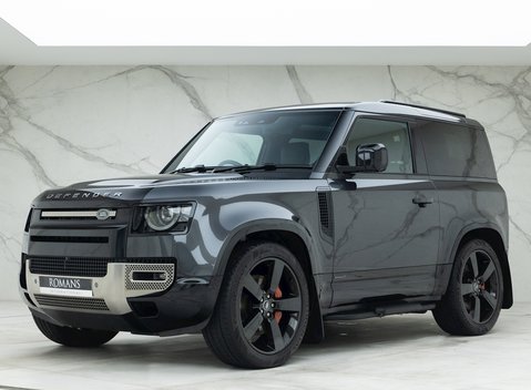 Land Rover Defender 90 X D300 6
