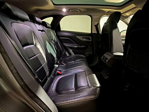 Jaguar F-Pace V6 S AWD 26