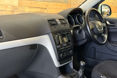 Skoda Yeti 2.0 TDI SE Plus SUV 5dr Diesel Manual 4WD Euro 5 (140 ps) 11