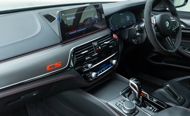 BMW M5 CS 18